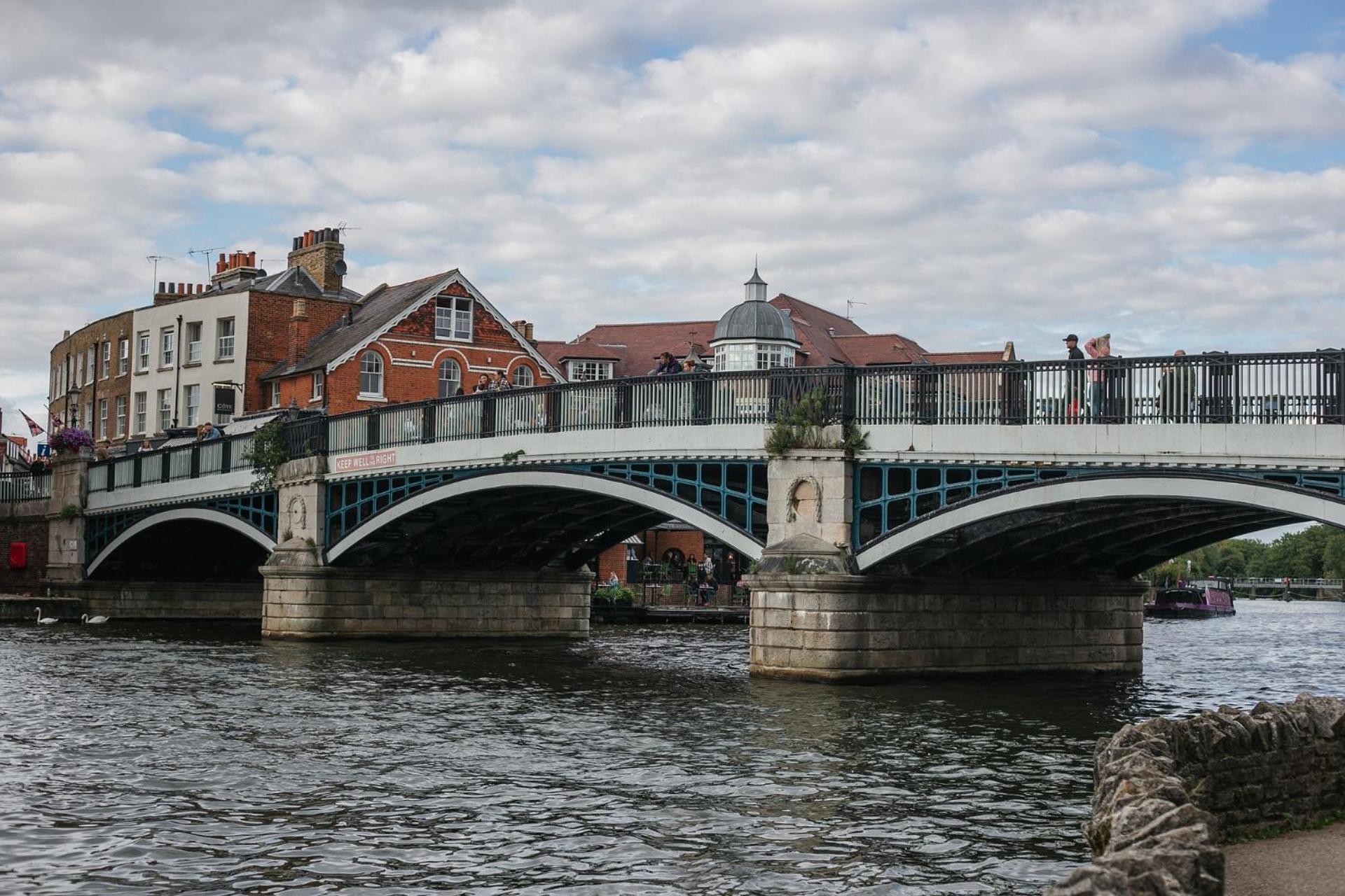 Charles House - Windsor Castle Hotel Екстериор снимка