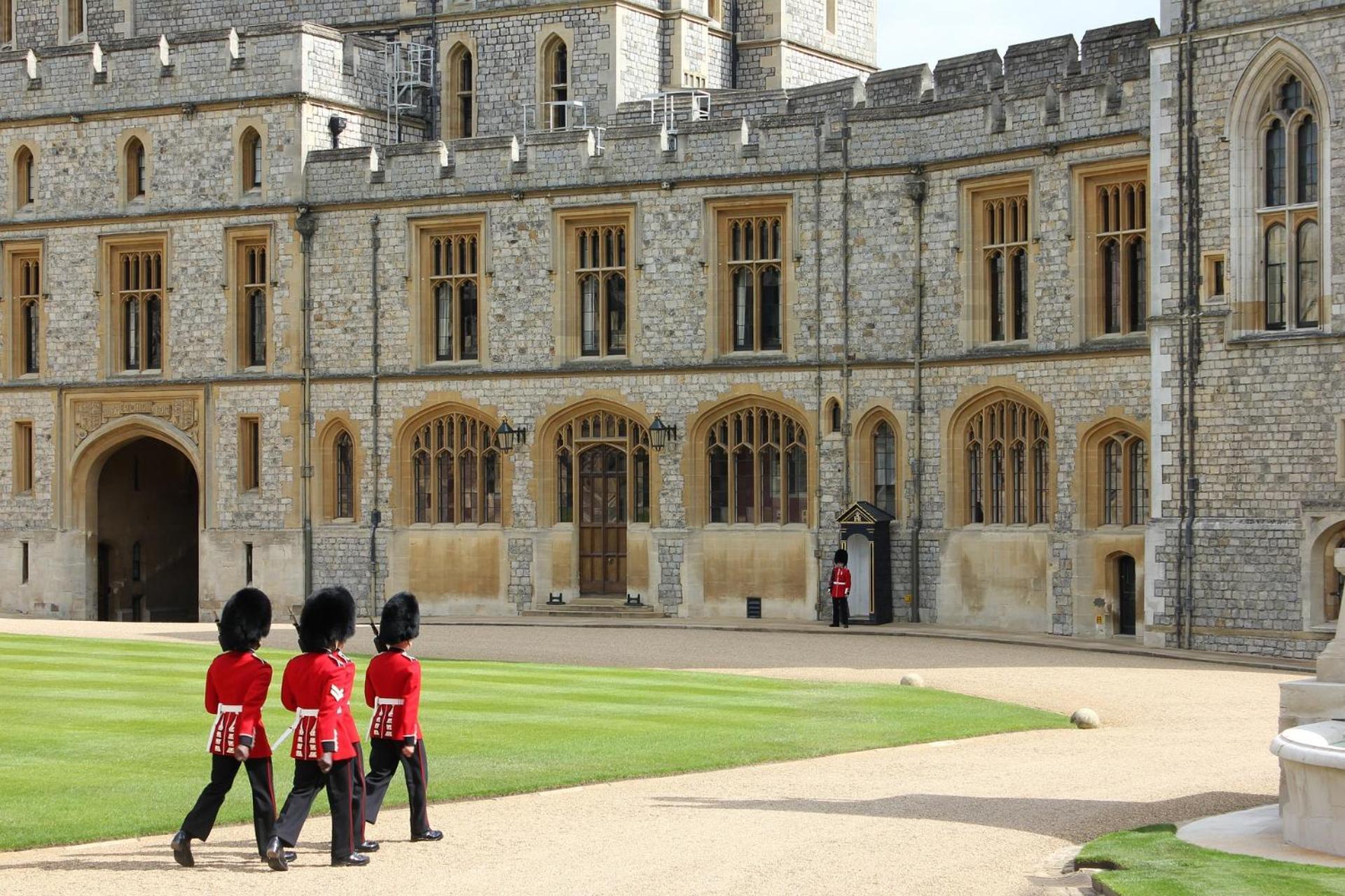 Charles House - Windsor Castle Hotel Екстериор снимка