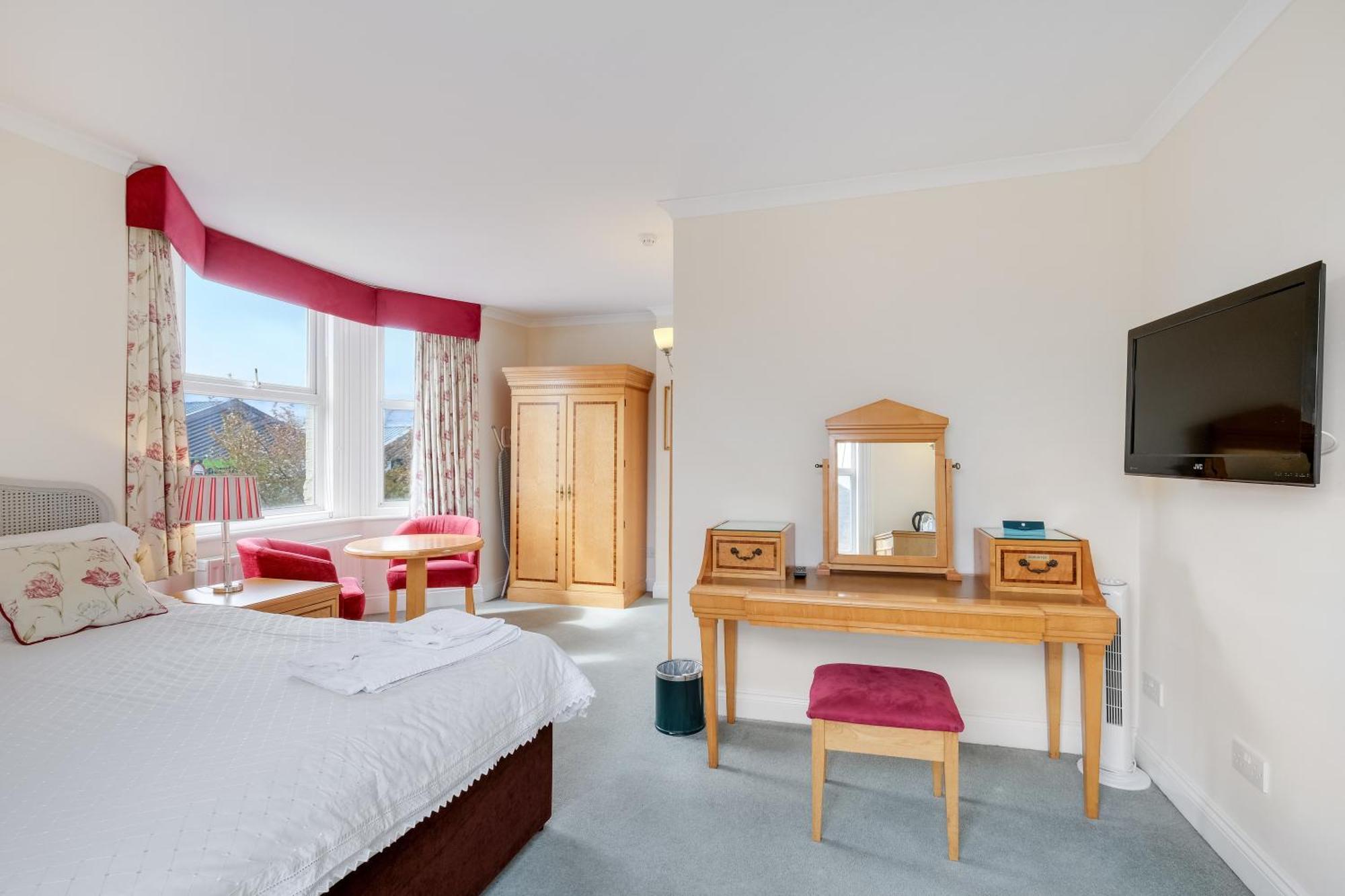Charles House - Windsor Castle Hotel Екстериор снимка