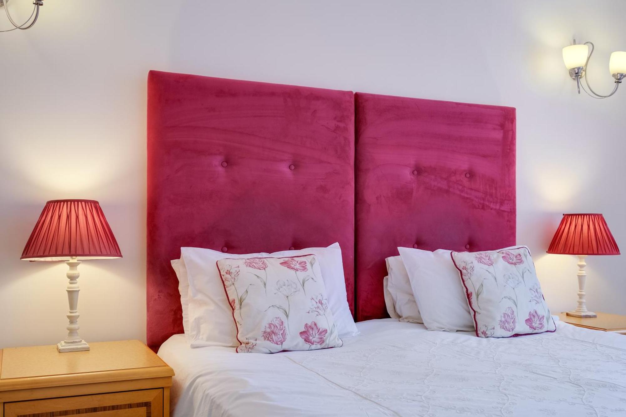 Charles House - Windsor Castle Hotel Екстериор снимка